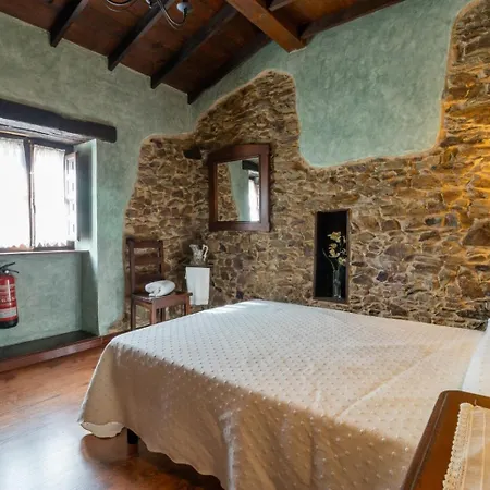 La Casona Del Cura 2, Lirio *