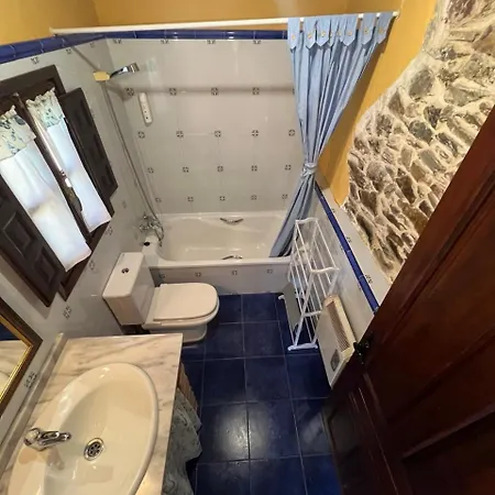 La Casona Del Cura 2, Lirio Prázdninový dům Pravia