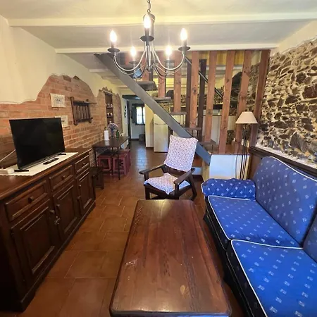 La Casona Del Cura 2, Lirio